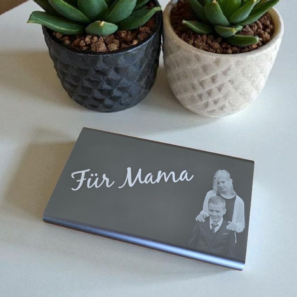 Personalisierte Powerbank – Titangrau | 4000 mAh mit LED-Anzeige