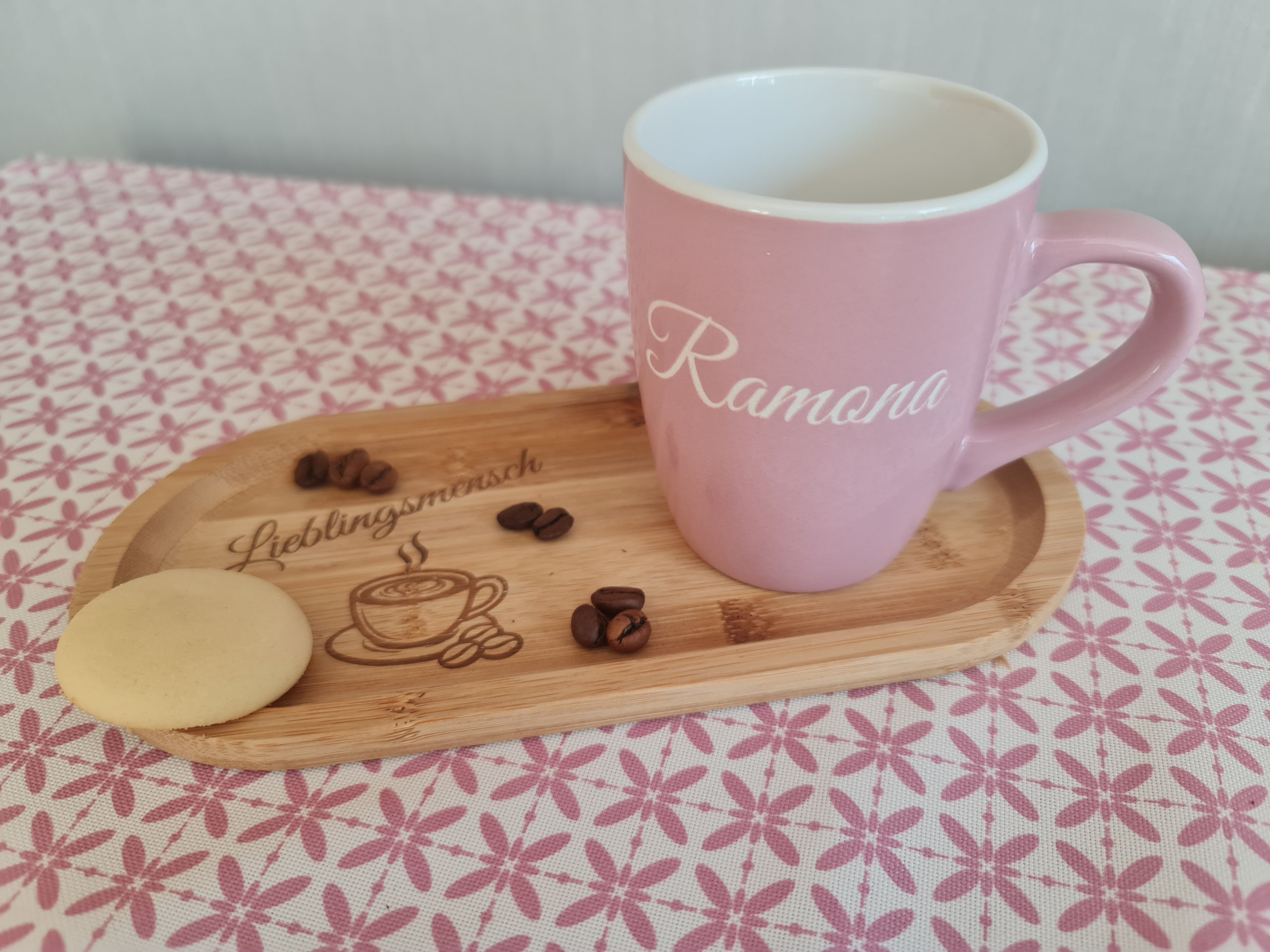Personalisierte Tasse mit Bambus-Tablett