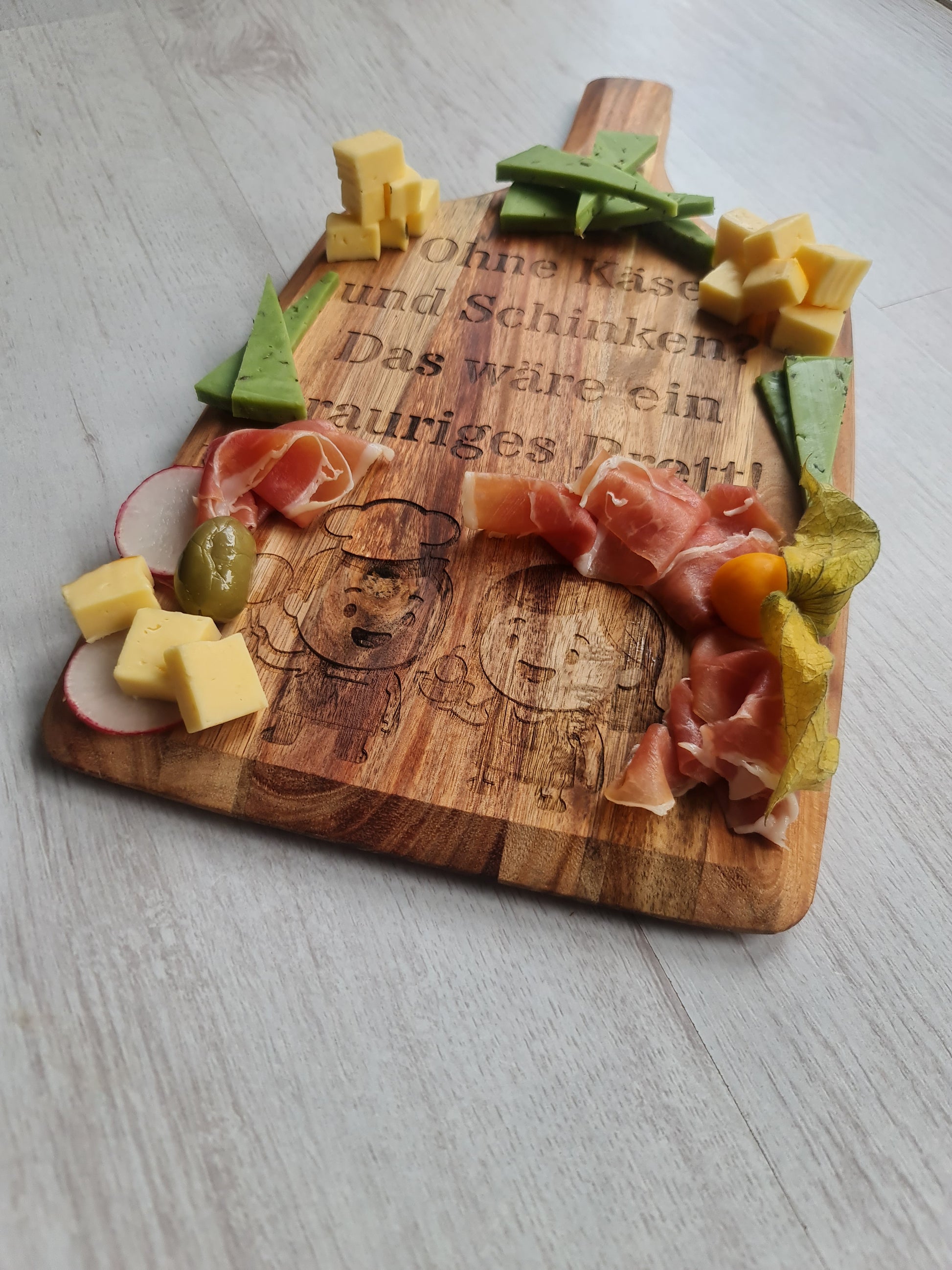 Personalisiertes Servierbrett / Käse & Schinken Platte