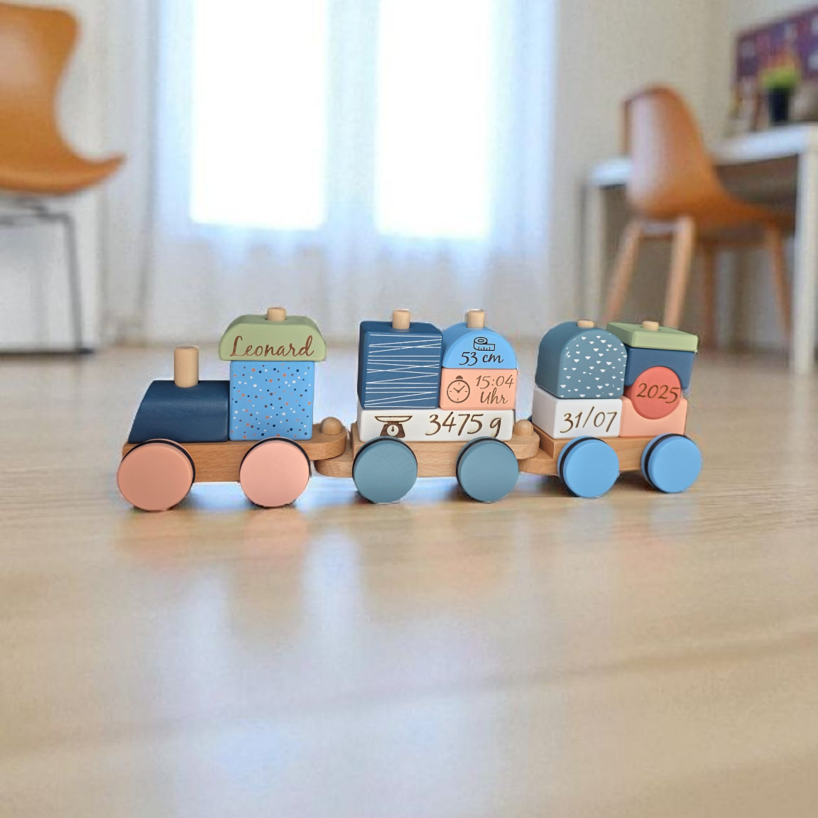 Personalisierter Holz-Zug „Arctic“ – mit individueller beidseitiger Lasergravur