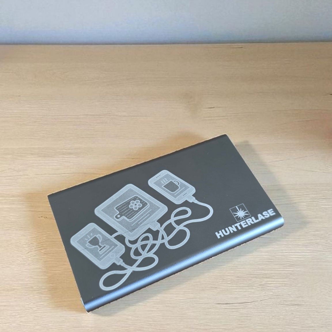 Personalisierte Powerbank – Titangrau | 4000 mAh mit LED-Anzeige