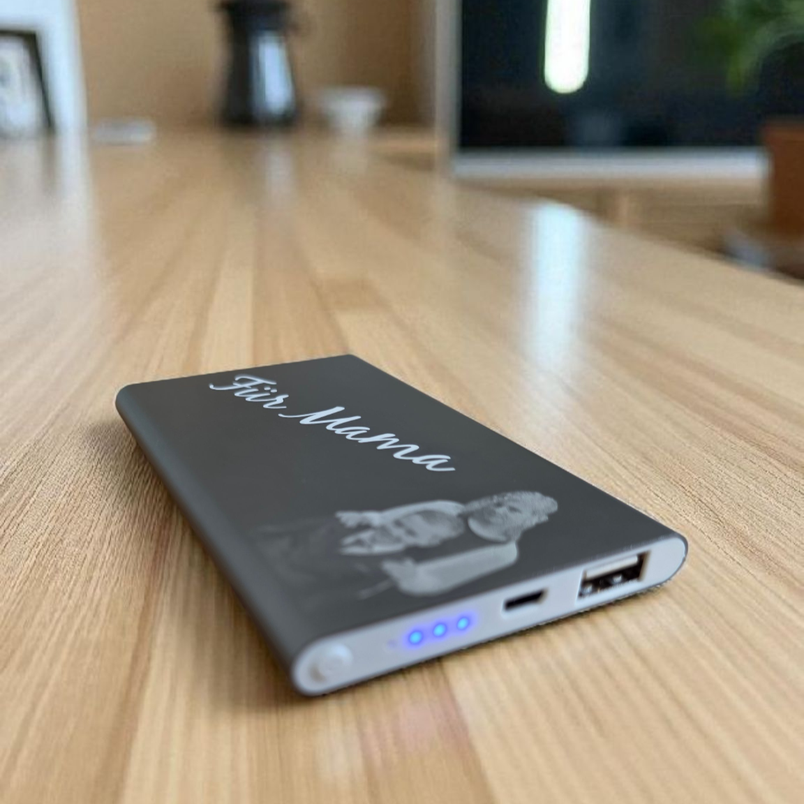 Personalisierte Powerbank – Titangrau | 4000 mAh mit LED-Anzeige