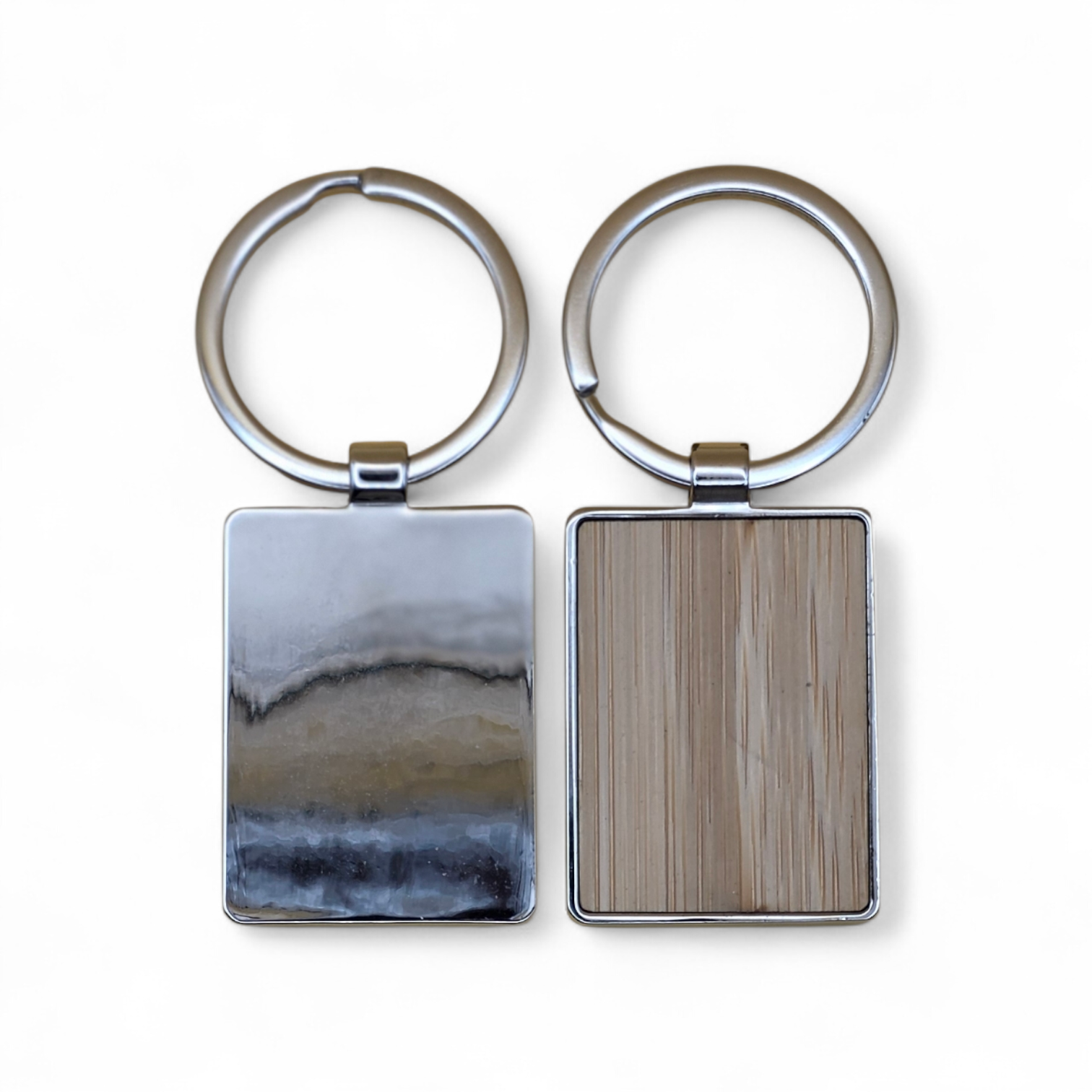 Personalisierter Schlüsselanhänger – Bambus &amp; Metall | Beidseitige Gravur möglich