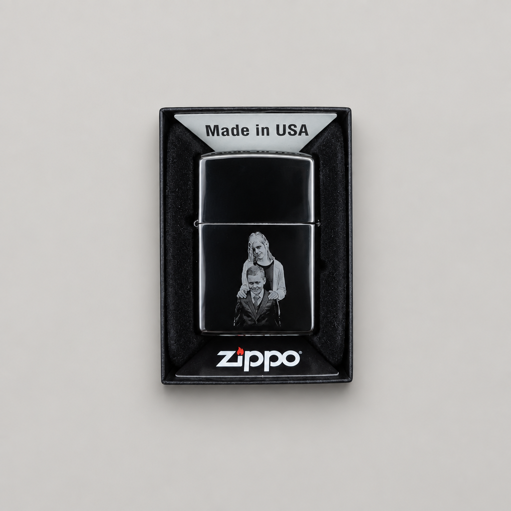 Original Zippo® Feuerzeug High Polish Black mit Personalisierter Gravur