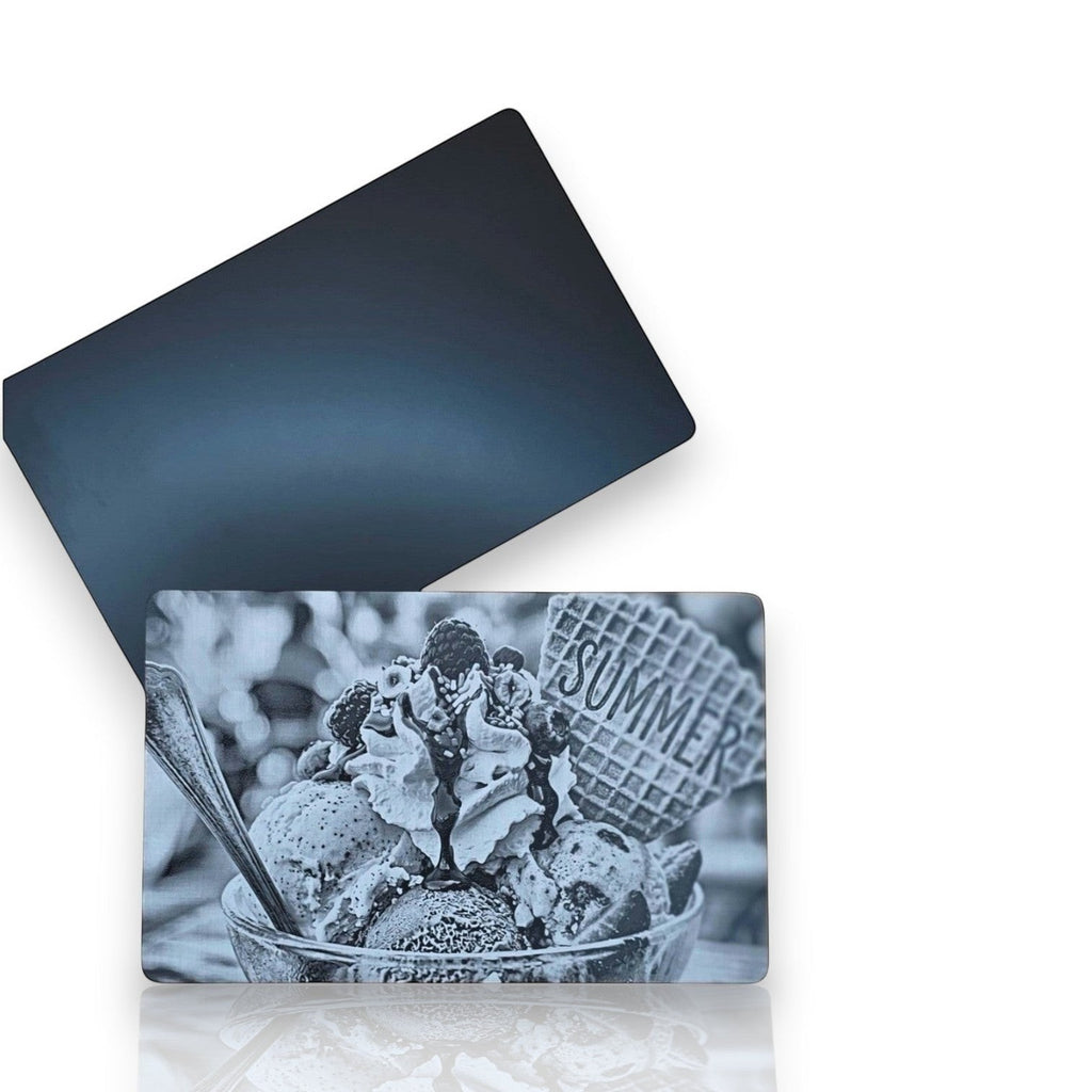 HUNTERLASE personalisierte Aluminium Fotokarte mit Lasergravur eines Eisbechers mit Sommerwaffel