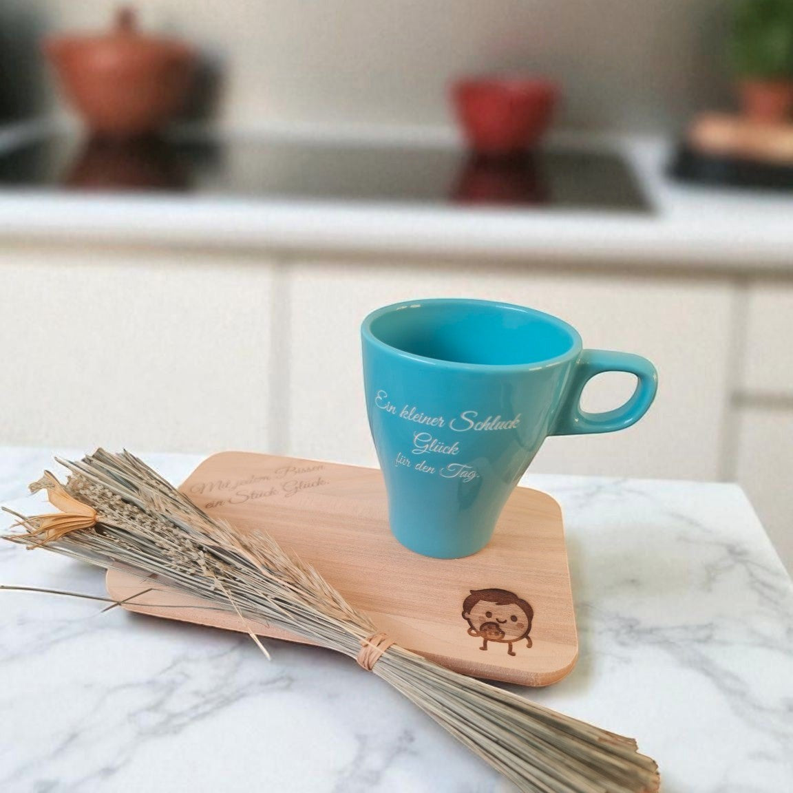 HUNTERLASE glänzend blaue Keramiktasse mit Aufdruck "Ein kleiner Schluck Glück für den Tag".