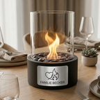 HUNTERLASE Tischkamin Atmosphere in Schwarz mit brennender Flamme, Glaszylinder und personalisierter Gravur-Plakette