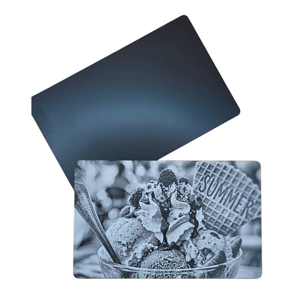 Premium Aluminium-Visitenkarten (86 x 54 mm) – Beidseitige Lasergravur schwarz